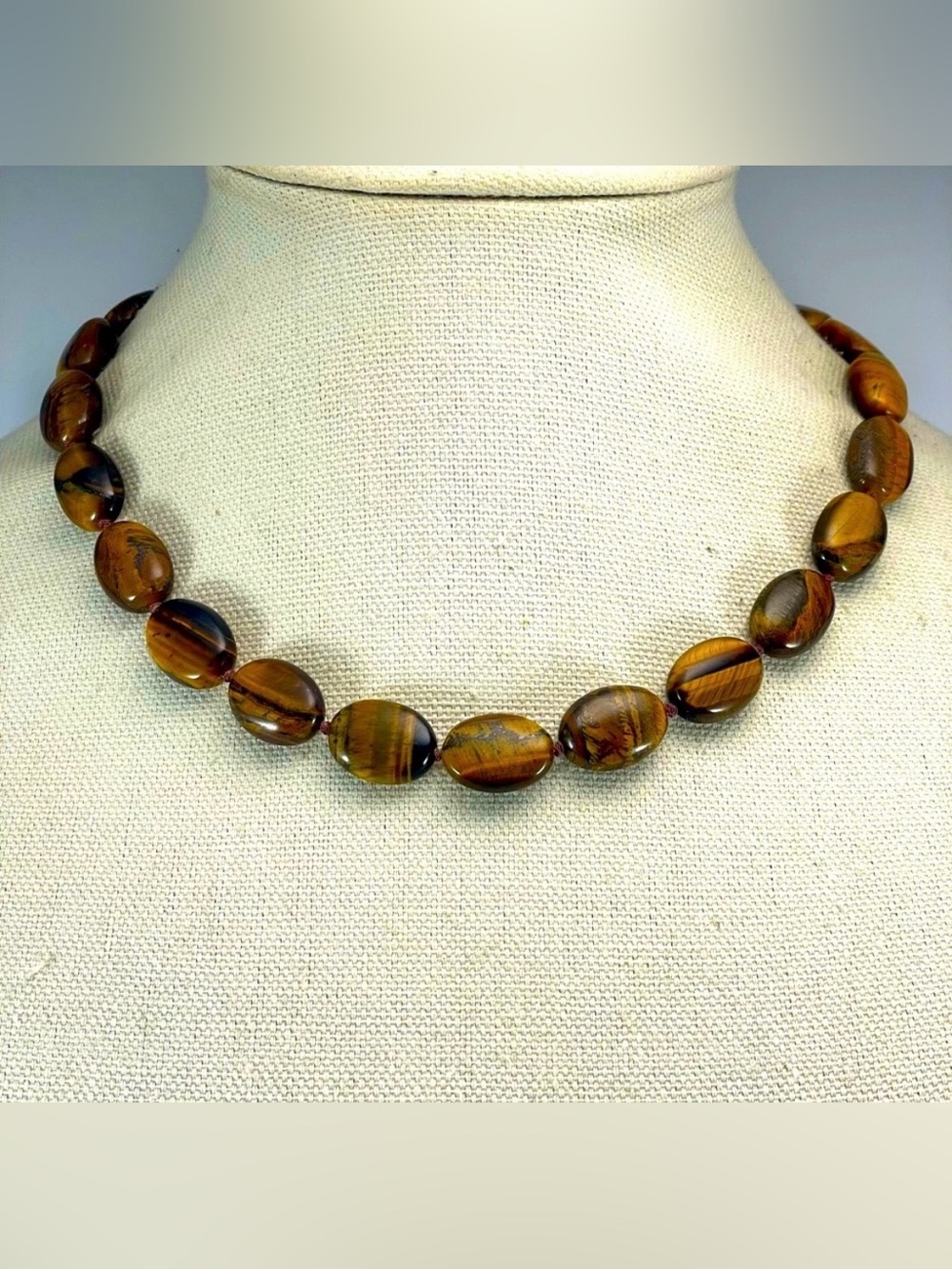 Stunning Oval Tigers Eye Beaded Unsigned Artisan Statement Necklace Knotted